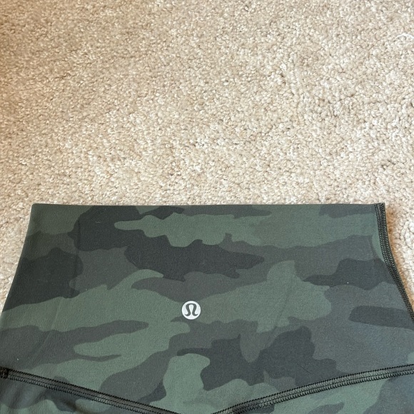 Gently worn Lululemon Align size 2 full length leggings - Picture 2 of 3